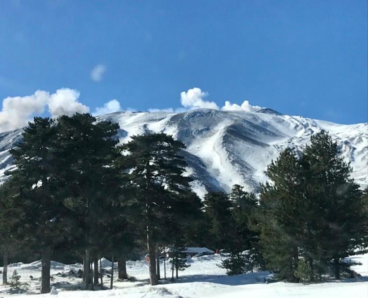 Zaffiro Lavico Rooms Etna Nature Sea Ачиреале Экстерьер фото